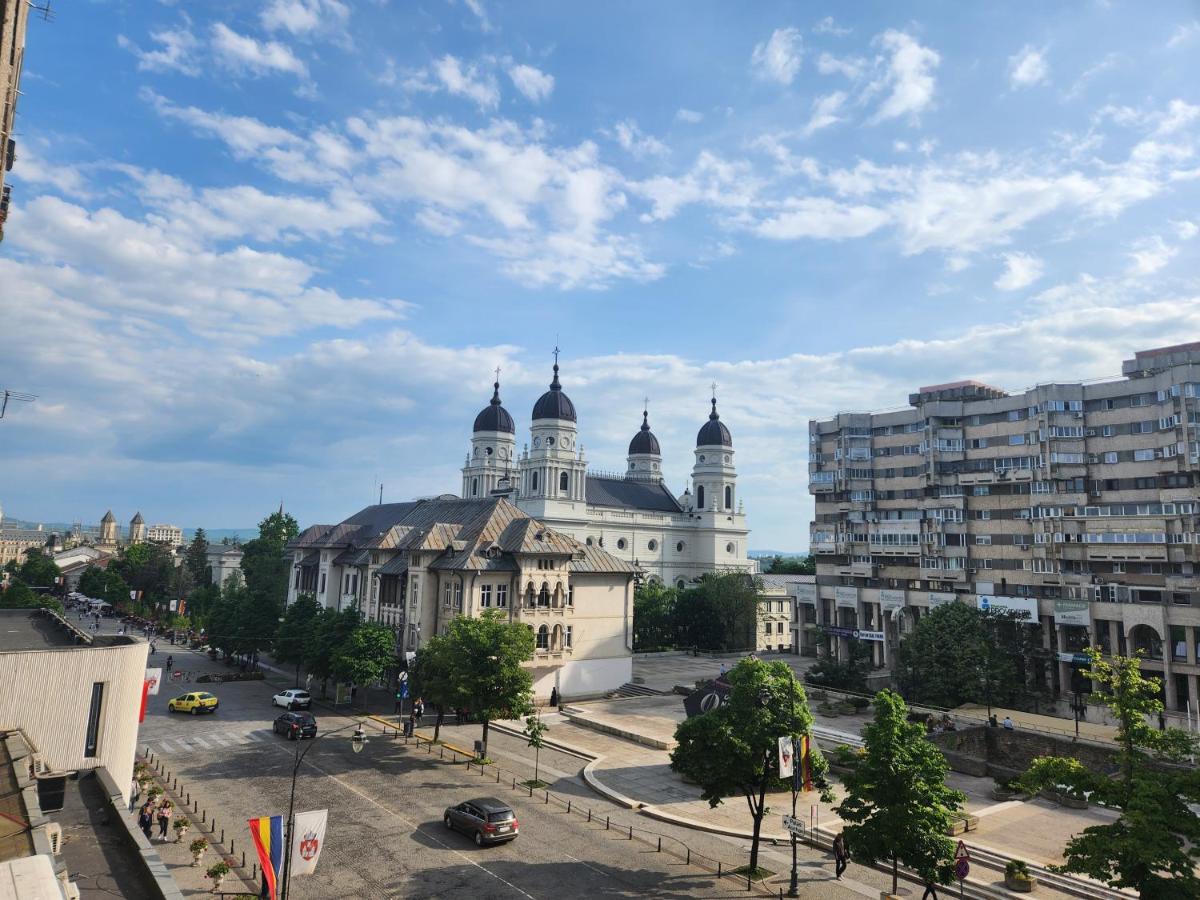 Stefan Cel Mare Boulevard Pedestrian Street Palas ヤシ エクステリア 写真